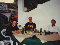 Außerhalb des Clubgeländes auf ein paar Mythos